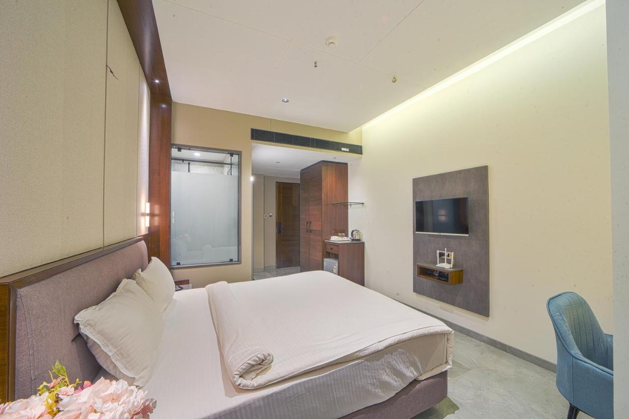 Hotel Devgiri Inn And Restaurant Sangli Экстерьер фото