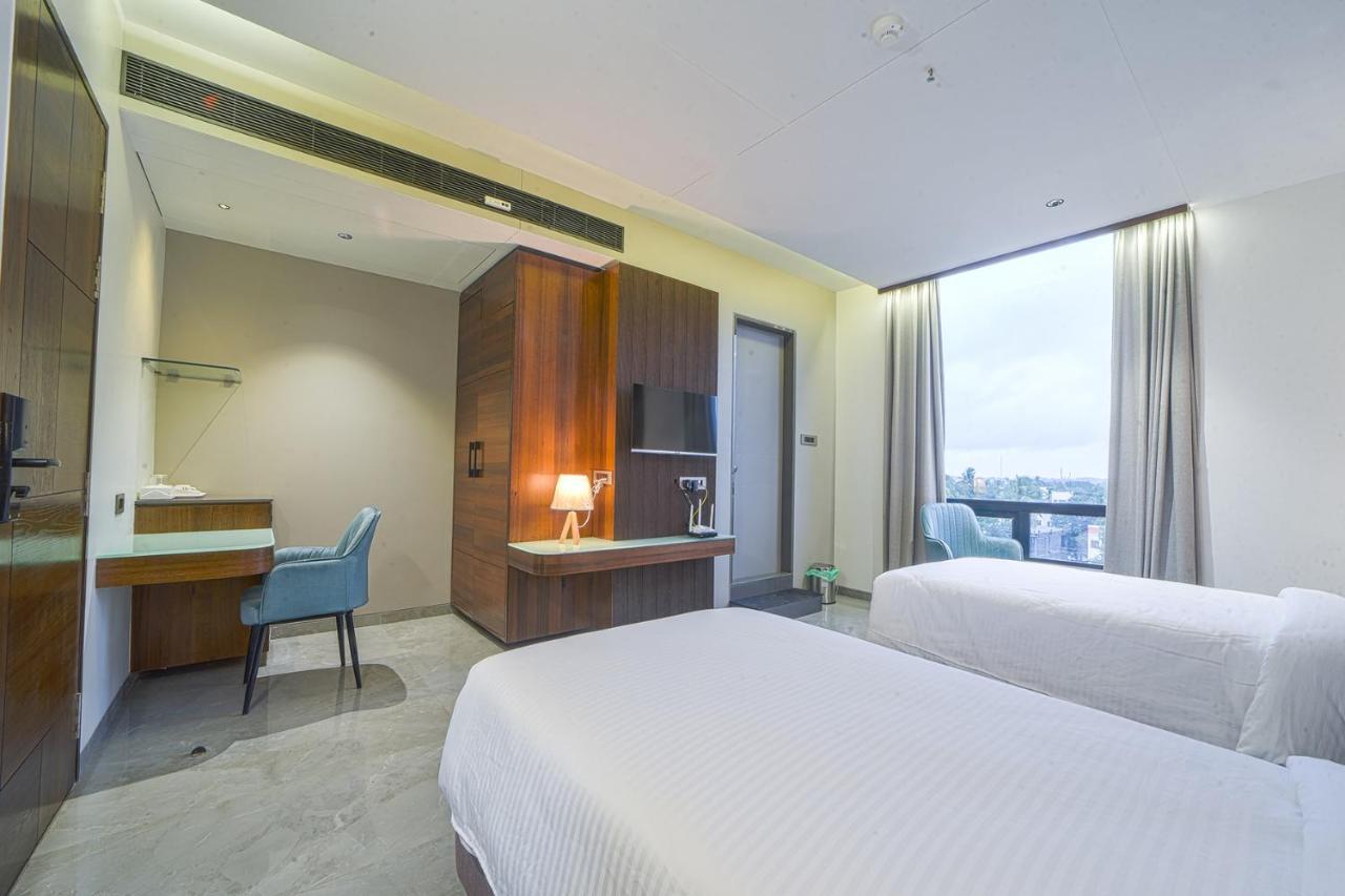 Hotel Devgiri Inn And Restaurant Sangli Экстерьер фото